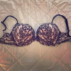 Victoria’s Secret 34DDD bra